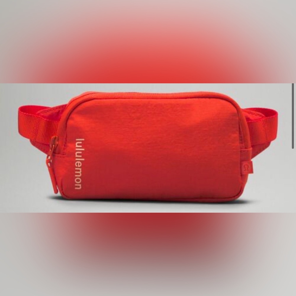 Lululemon mini belt bag